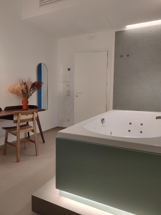 Sfumature D'Amare Hotel Монополи Екстериор снимка