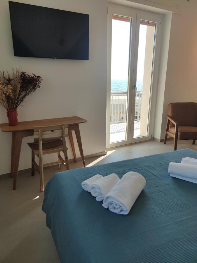 Sfumature D'Amare Hotel Монополи Екстериор снимка